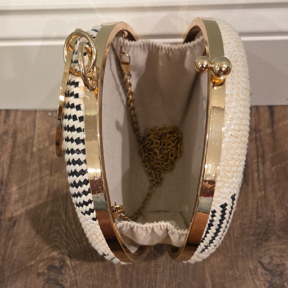Alessia Round Shoulder, Crossbody, Wristlet Tan and Black Woven Bag - Picture 7 of 9